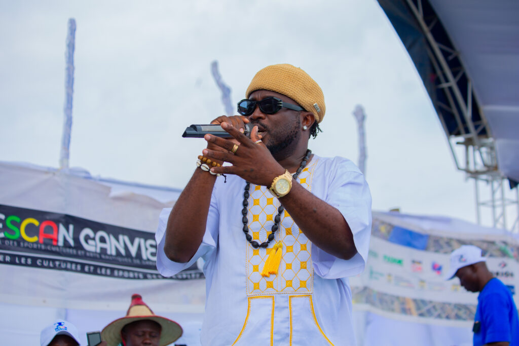 Prestations des artistes invités max 5841